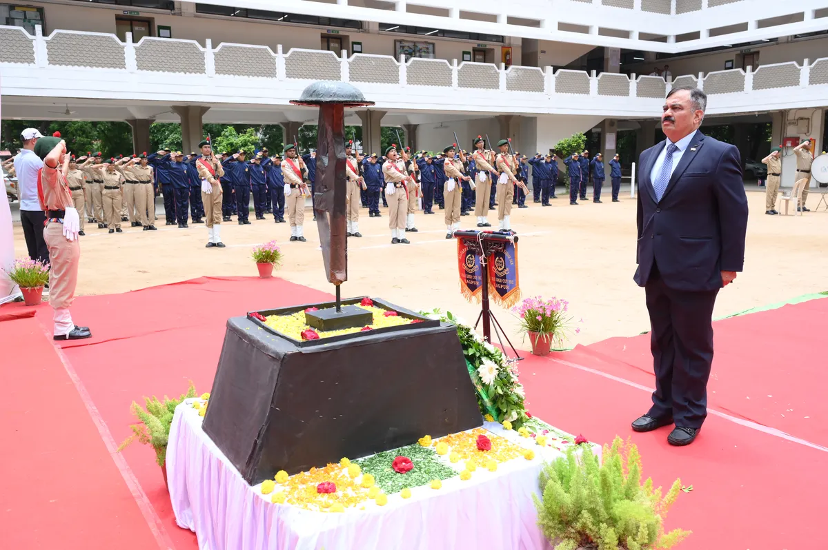 Chief Guest Major General A. P. Bam, SM, VSM (Retd.), at the wreath-laying ceremony at Bhavan's BVM SKN.